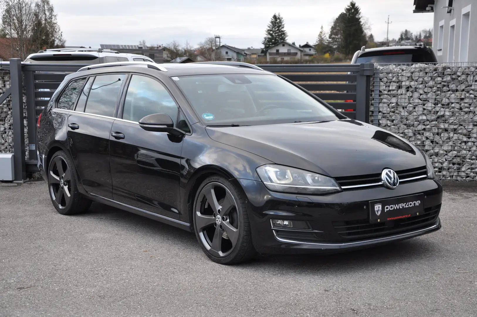Volkswagen Golf Golf Sky 2,0 Pano, Leder, Xenon, ACC, AHK, 18Zoll Schwarz - 1