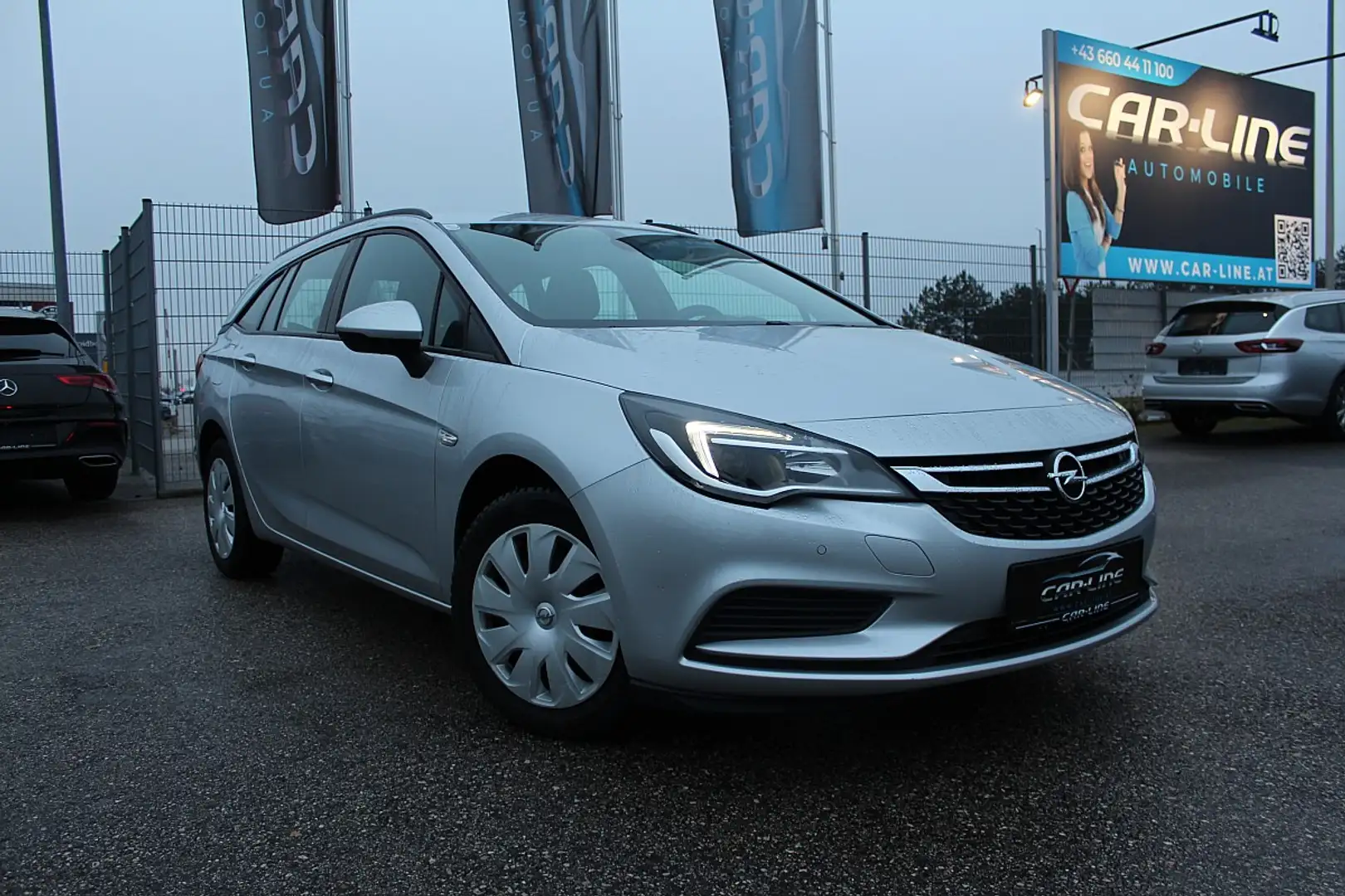 Opel Astra ST 1,4 Turbo Ecotec Direct Injection Edition St... Silber - 1