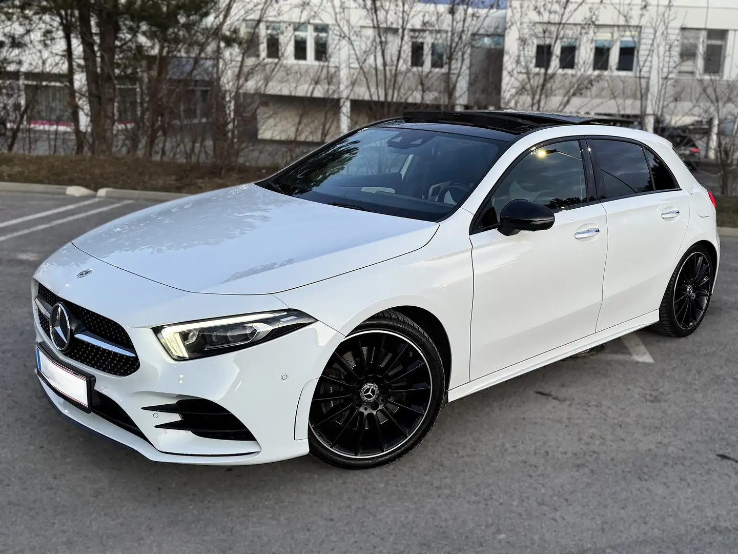 Mercedes-Benz A 250 AMG Line | Night | Panorama | HUD | 360° | MBUX Navi | Burmester Weiß - 2