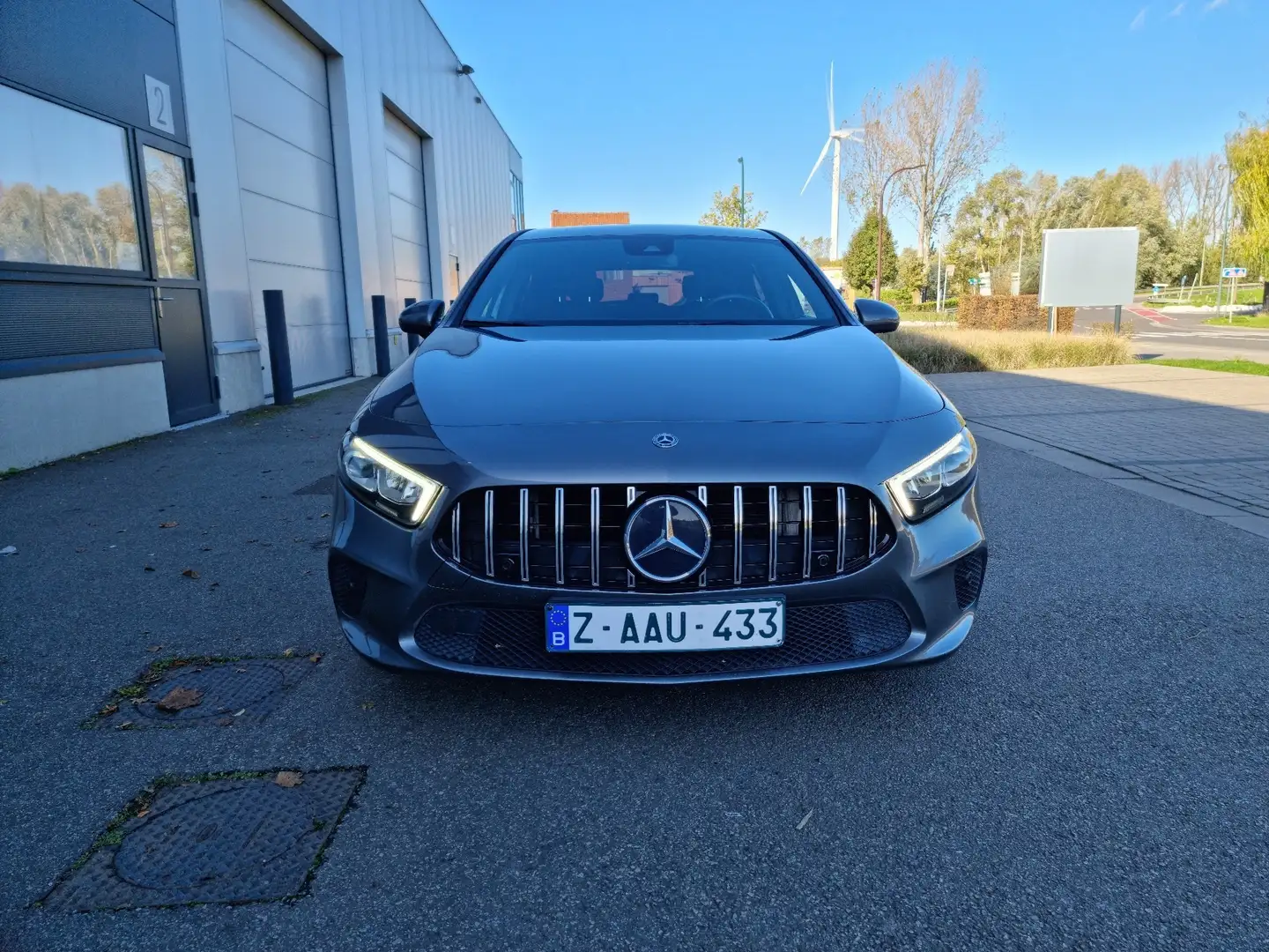 Mercedes-Benz A 180 d Launch Edition (EU6d-TEMP) Grijs - 1
