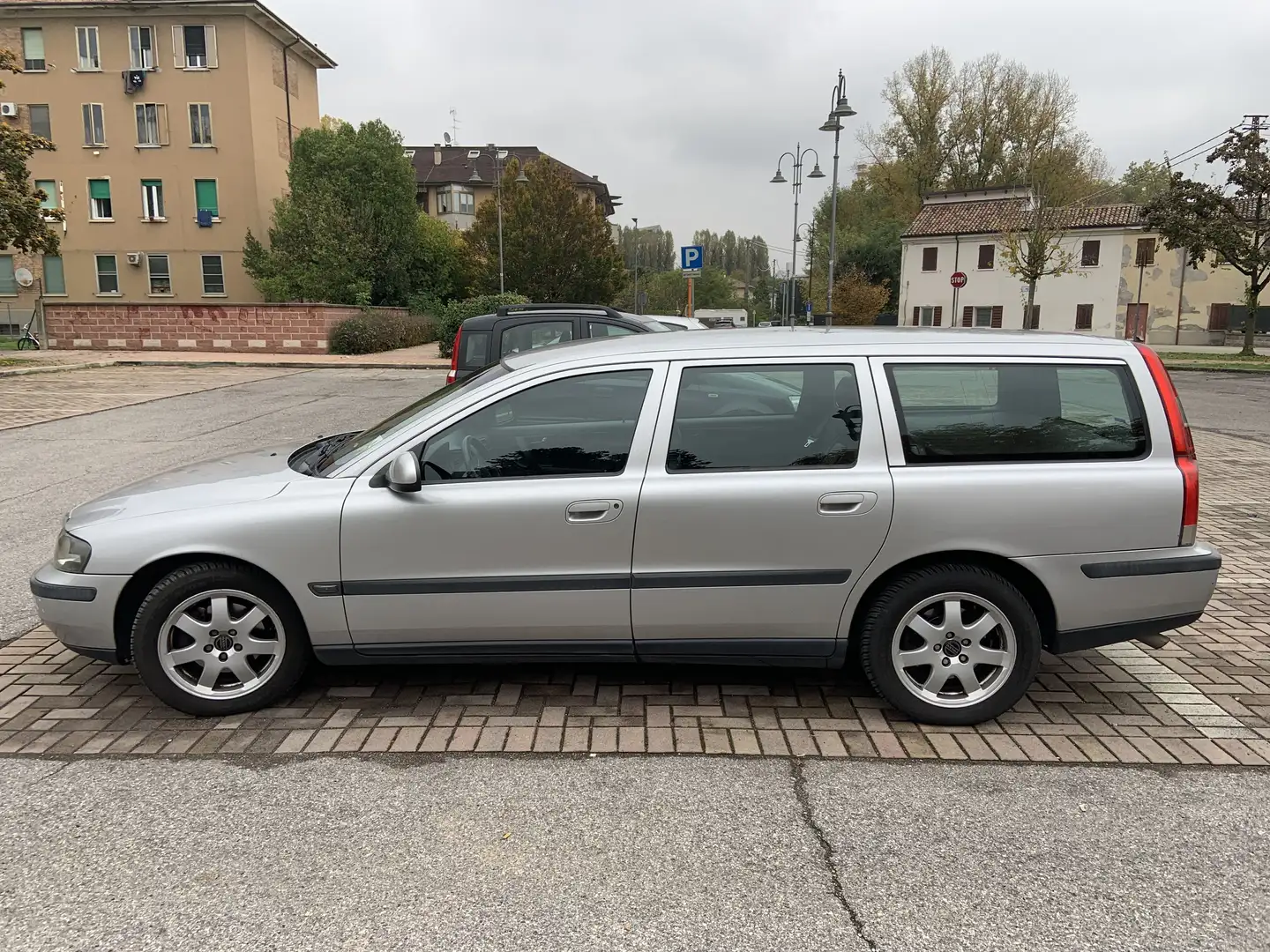 Volvo V70 V70 II 2000 2.4 d5 Argento - 1