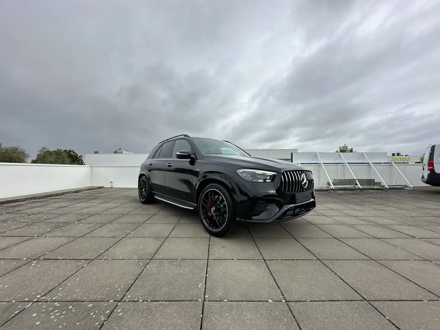Mercedes-Benz GLE 53 AMG e Plug-in Hybride 4M/AMG/LEDER/TREKH/NIGHTPAK/22" Negru - 1