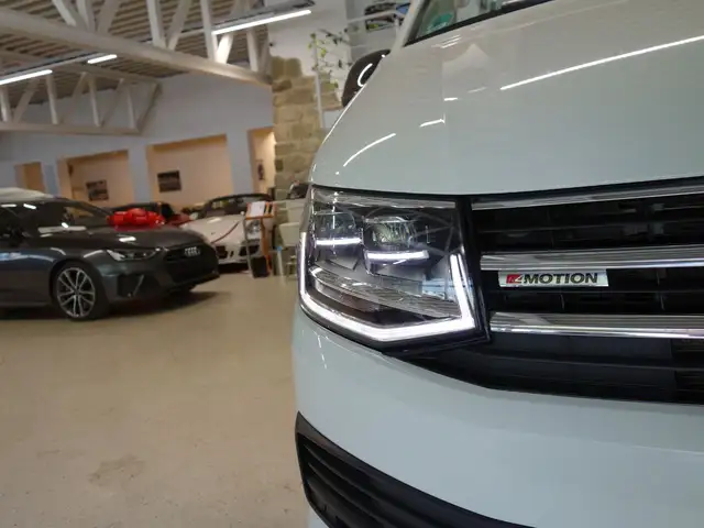 Volkswagen T6 California *Beach Edition* 4Motion TDI DSG *AHK *ACC *SPERRE Ansicht 3