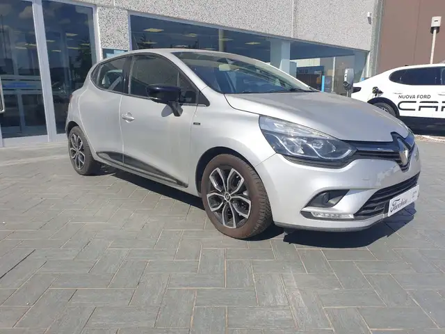Renault Clio view 4