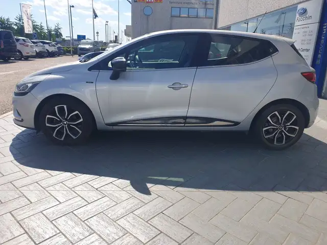 Renault Clio main image