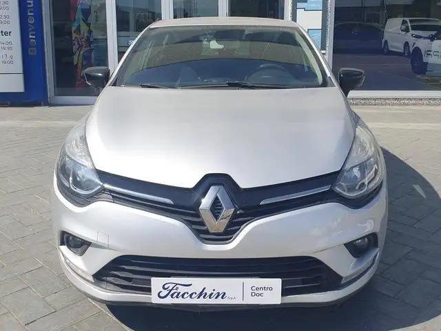 Renault Clio view 6