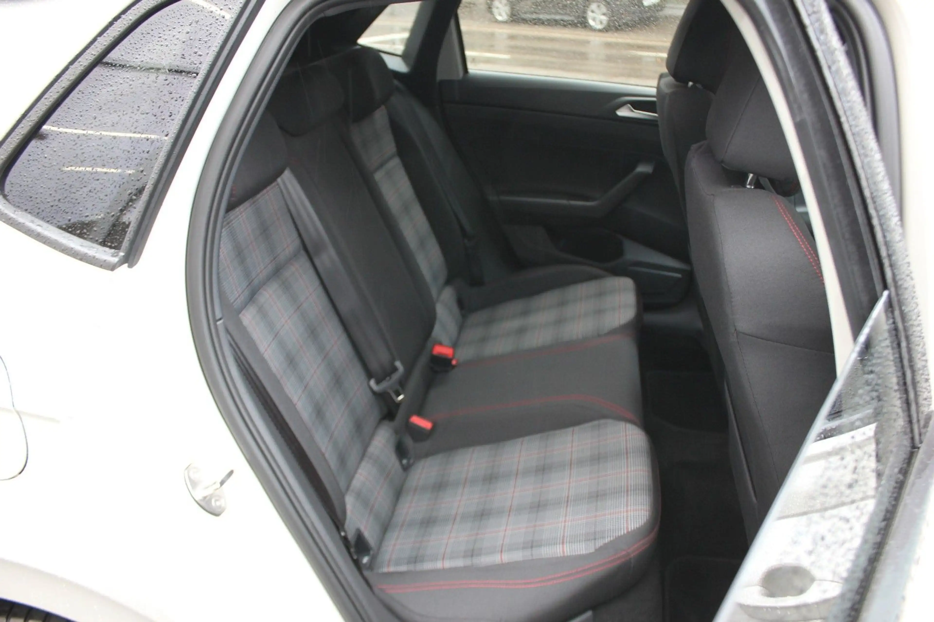 Volkswagen Polo VI GTI 2.0 TSI DSG LED,ACC,PDC,SHZ,BT — photo 9