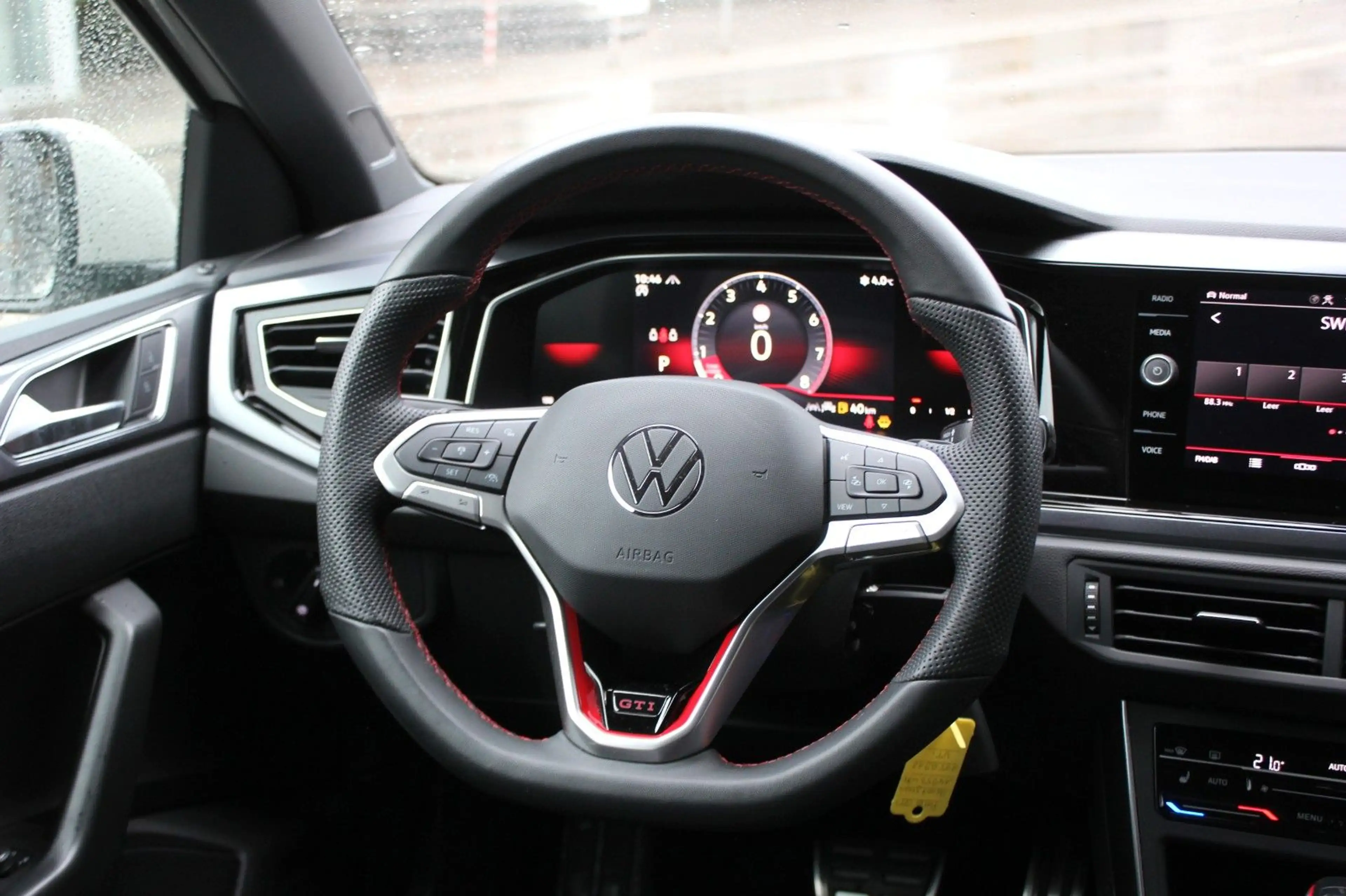 Volkswagen Polo VI GTI 2.0 TSI DSG LED,ACC,PDC,SHZ,BT — photo 12