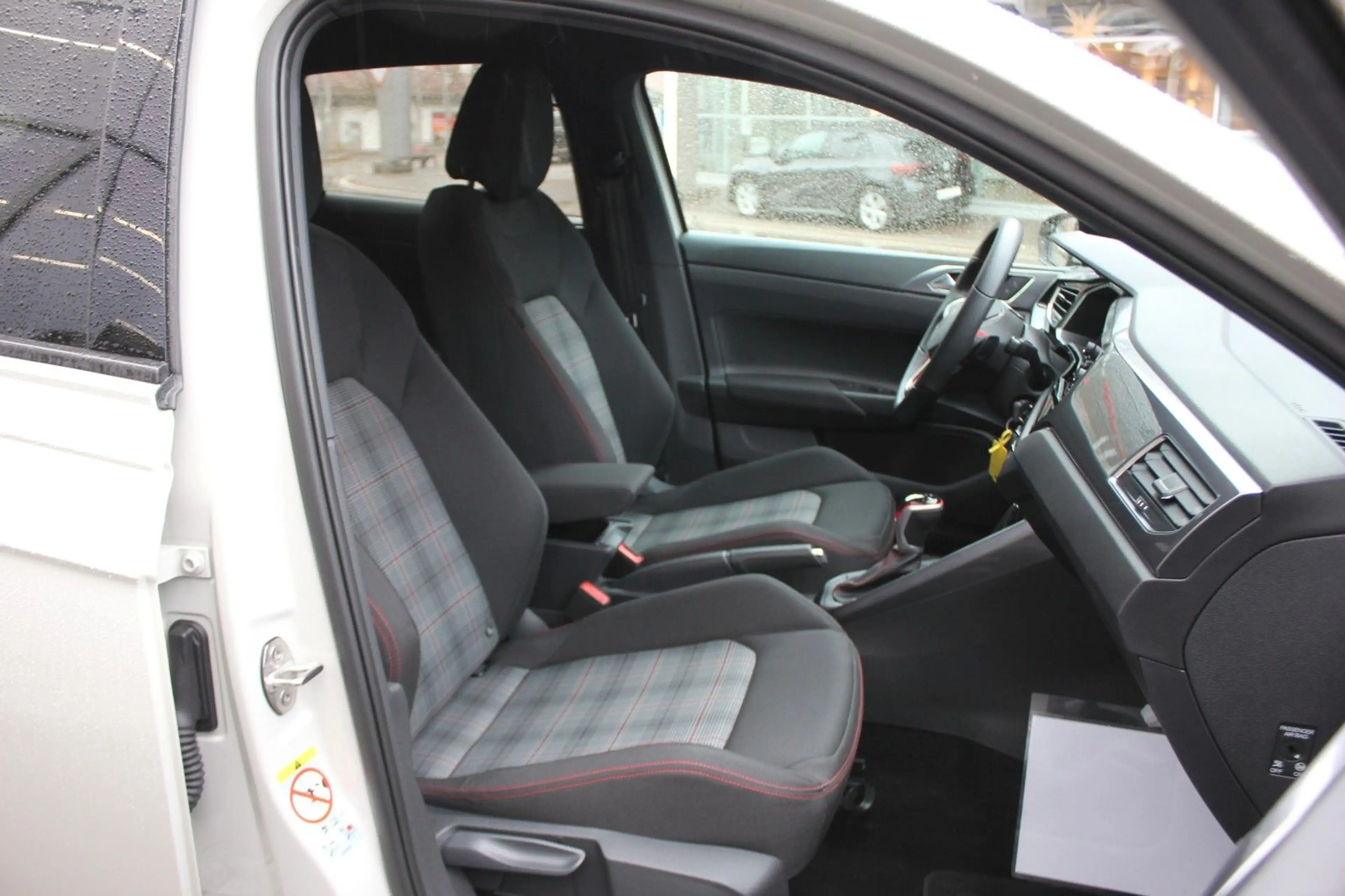 Volkswagen Polo VI GTI 2.0 TSI DSG LED,ACC,PDC,SHZ,BT — photo 8