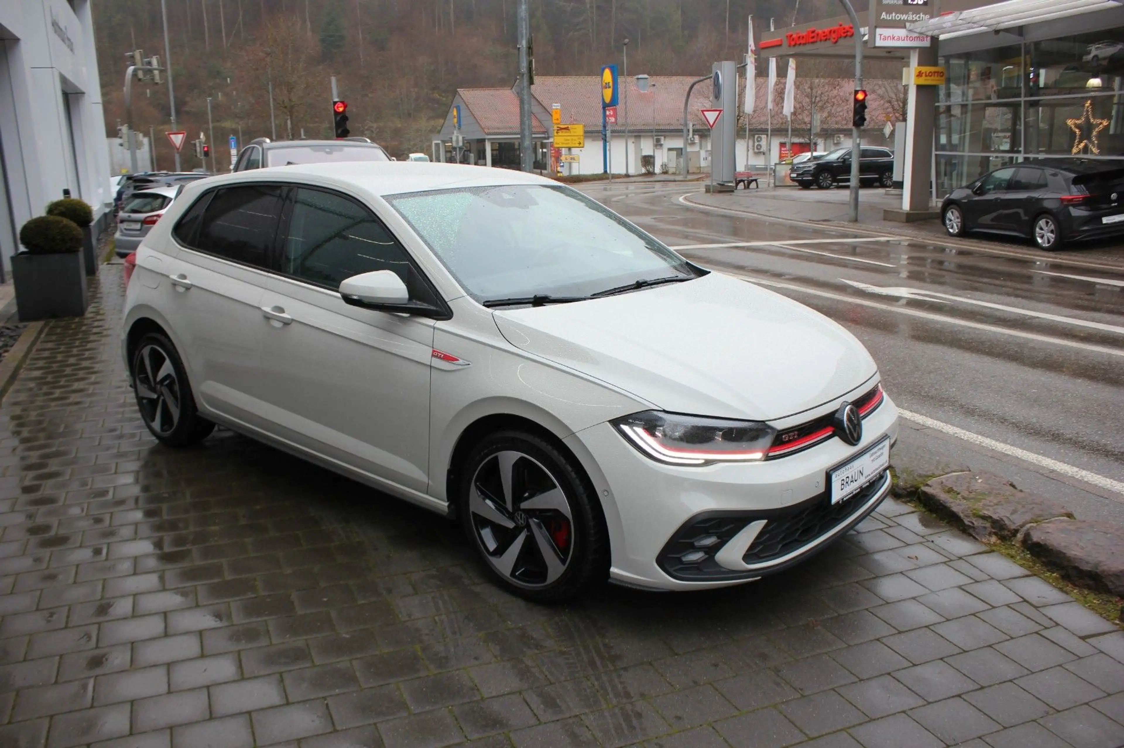 Volkswagen Polo VI GTI 2.0 TSI DSG LED,ACC,PDC,SHZ,BT — photo 2