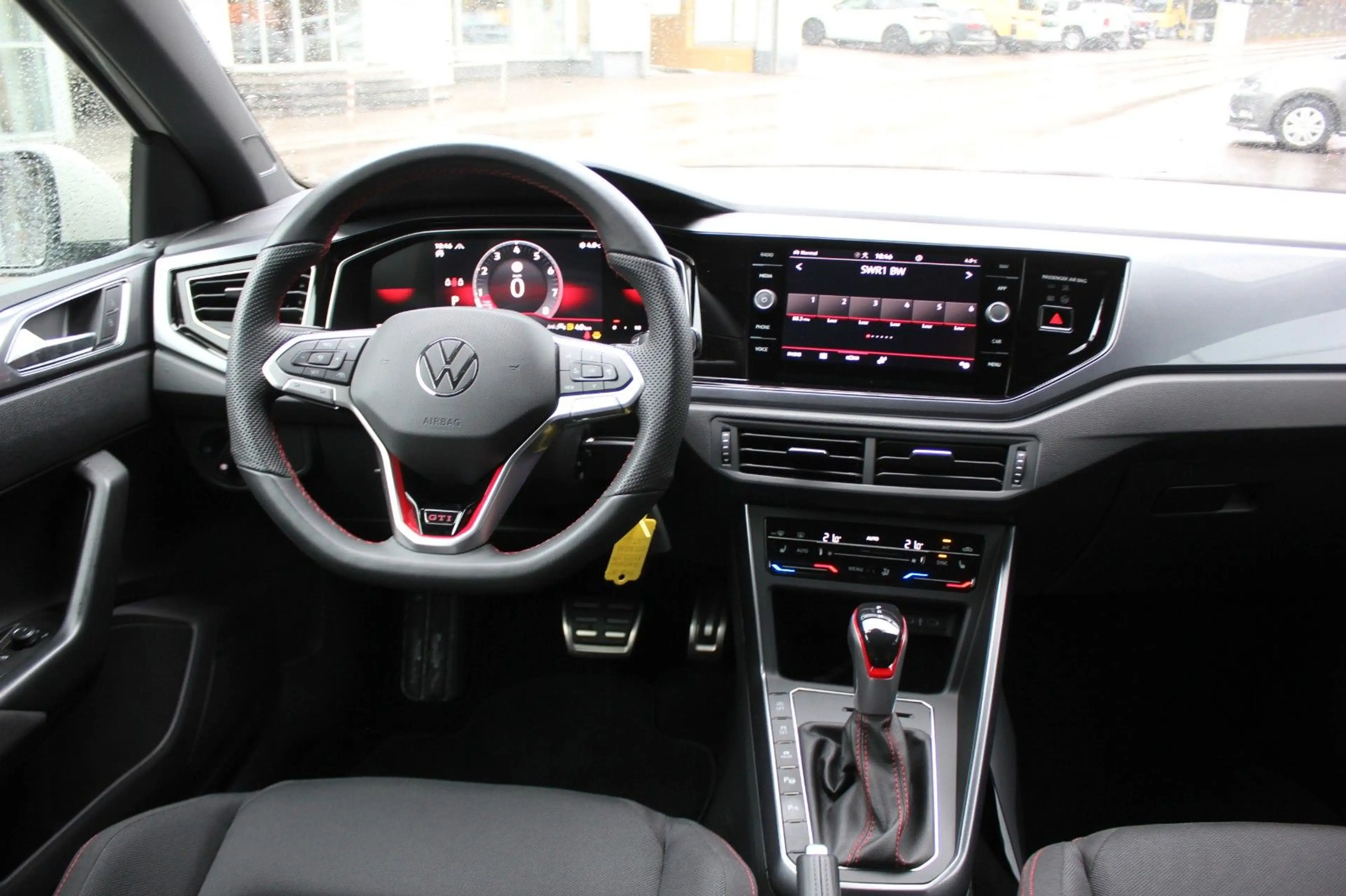 Volkswagen Polo VI GTI 2.0 TSI DSG LED,ACC,PDC,SHZ,BT — photo 10