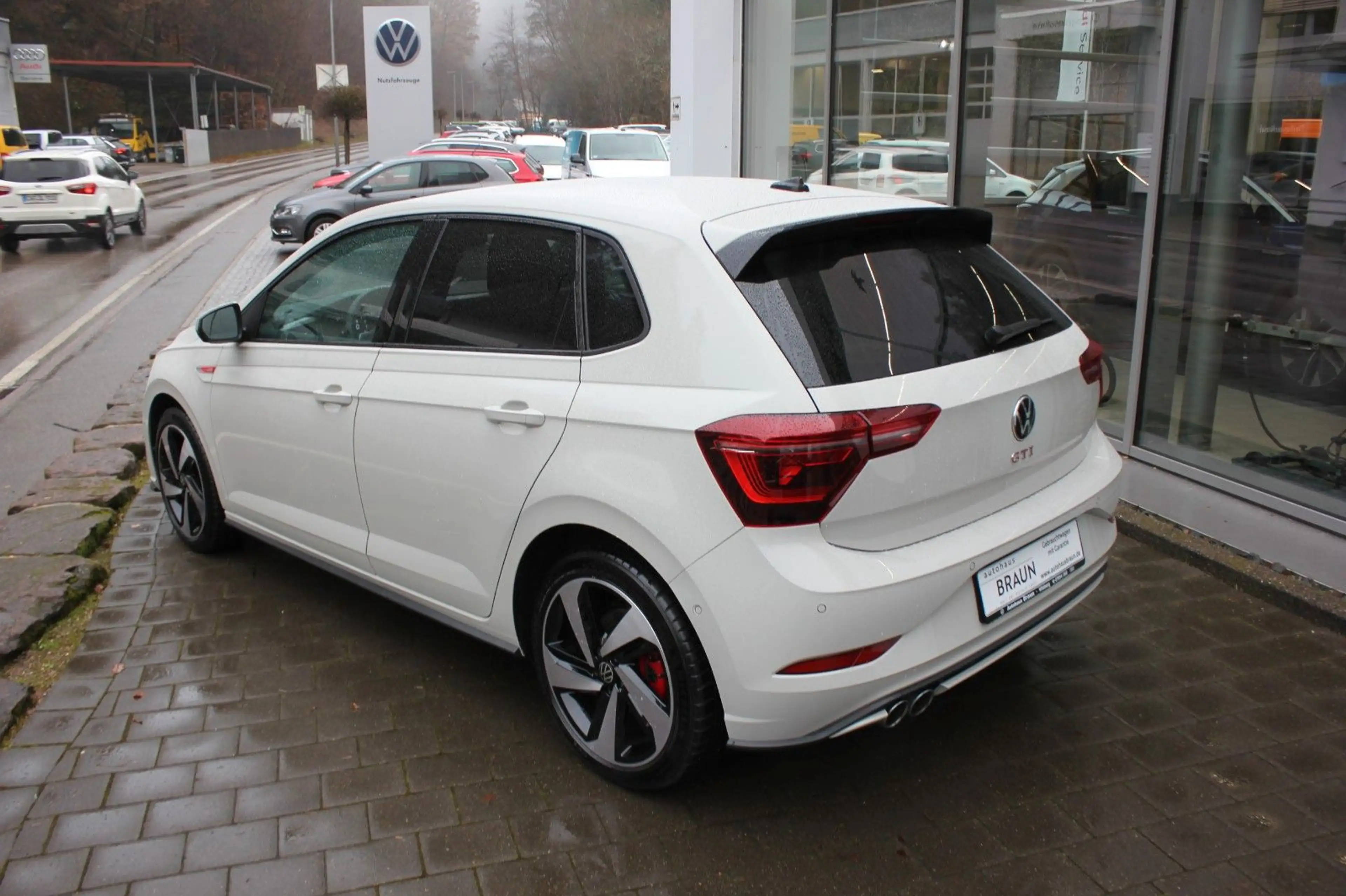 Volkswagen Polo VI GTI 2.0 TSI DSG LED,ACC,PDC,SHZ,BT — photo 6