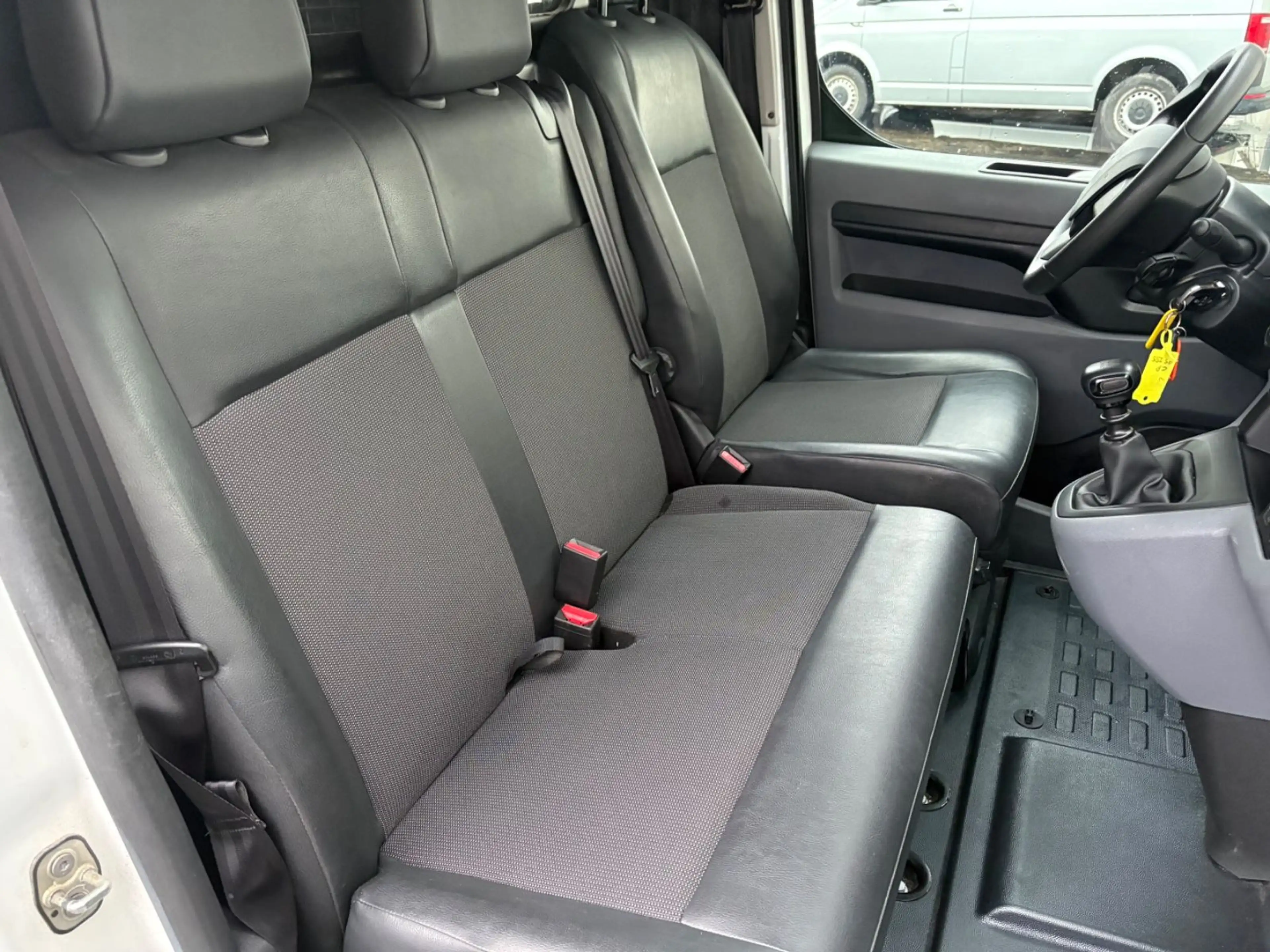Peugeot Expert Premium L2, Sitzheizung, AHK, PDC — photo 11