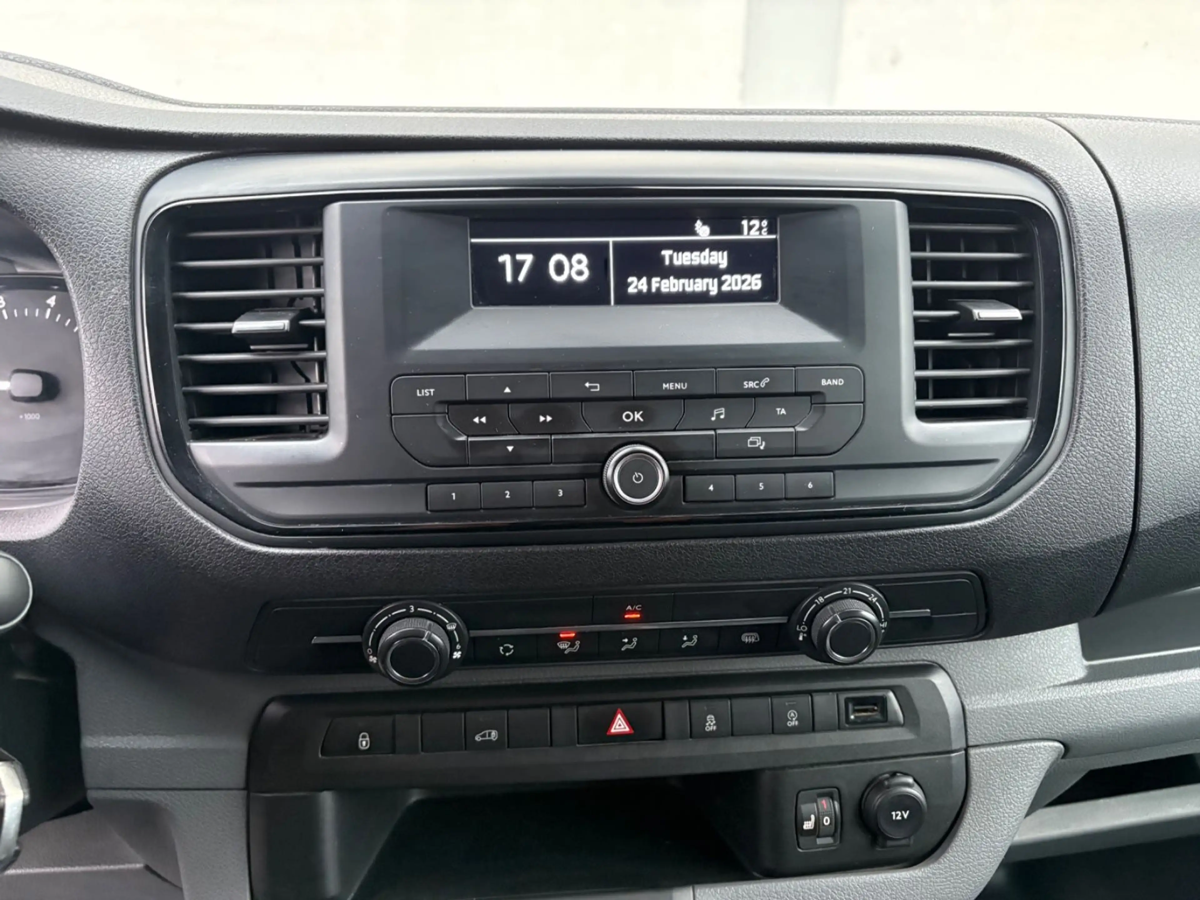 Peugeot Expert Premium L2, Sitzheizung, AHK, PDC — photo 15