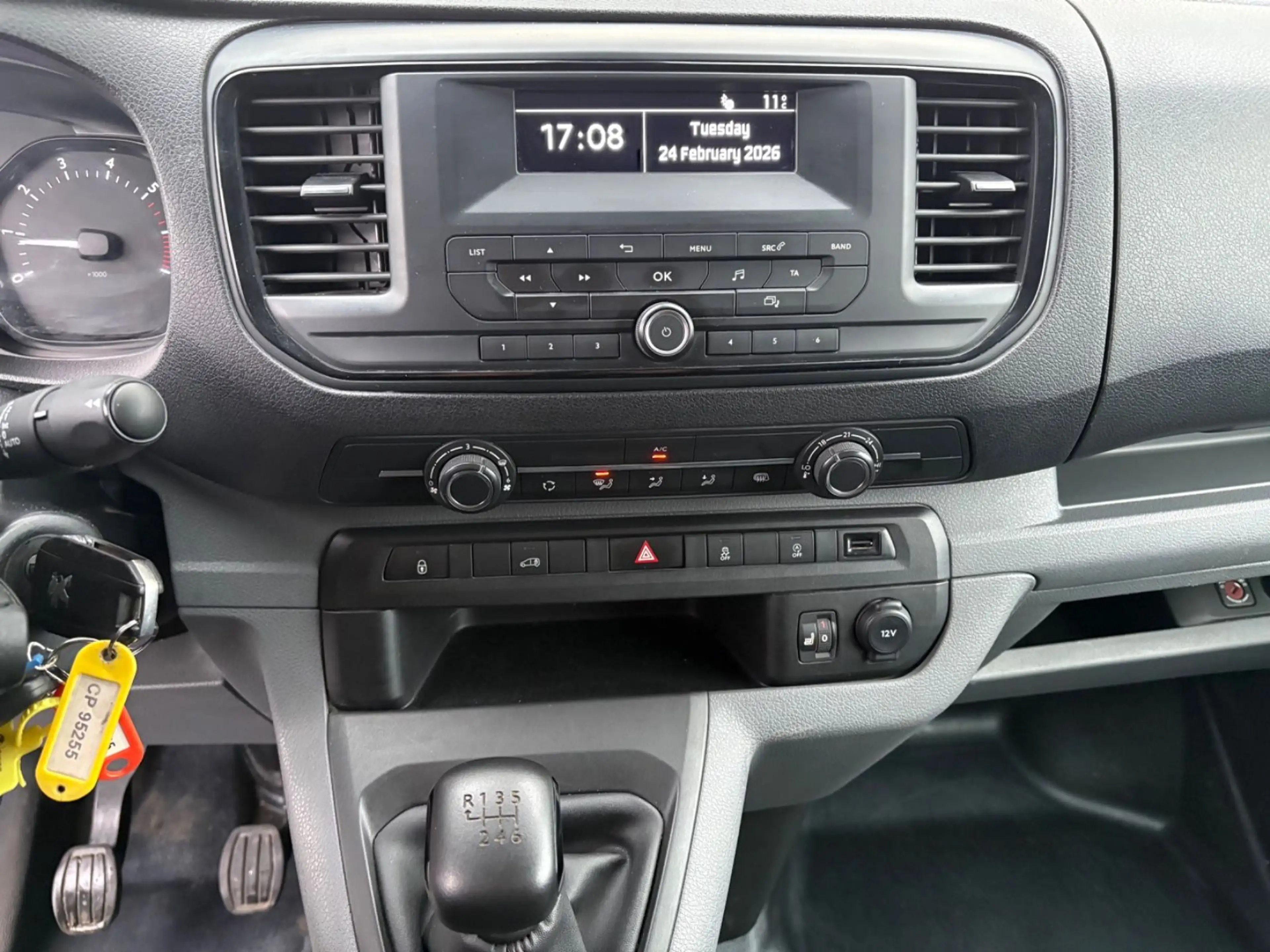 Peugeot Expert Premium L2, Sitzheizung, AHK, PDC — photo 14