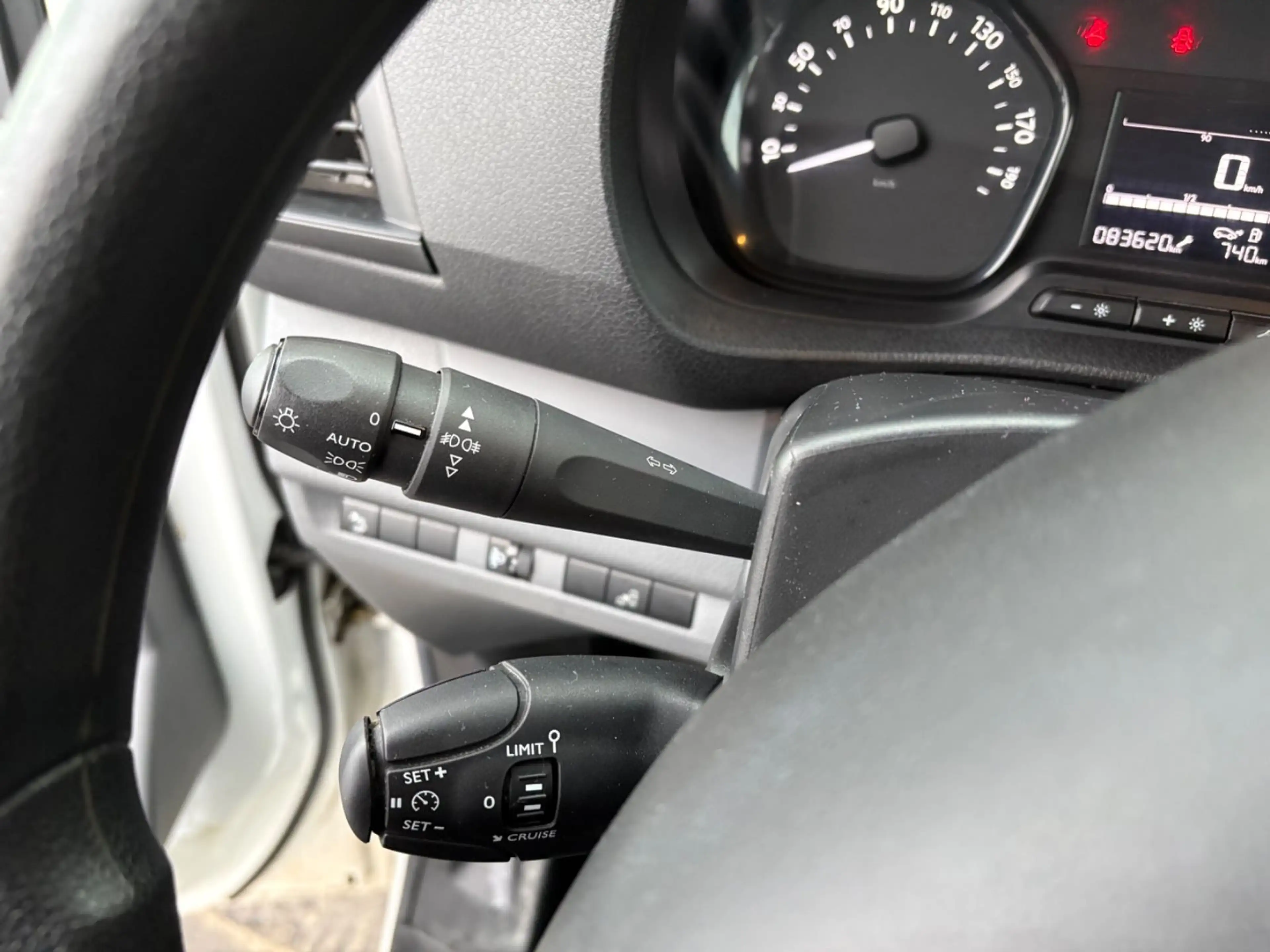 Peugeot Expert Premium L2, Sitzheizung, AHK, PDC — photo 13