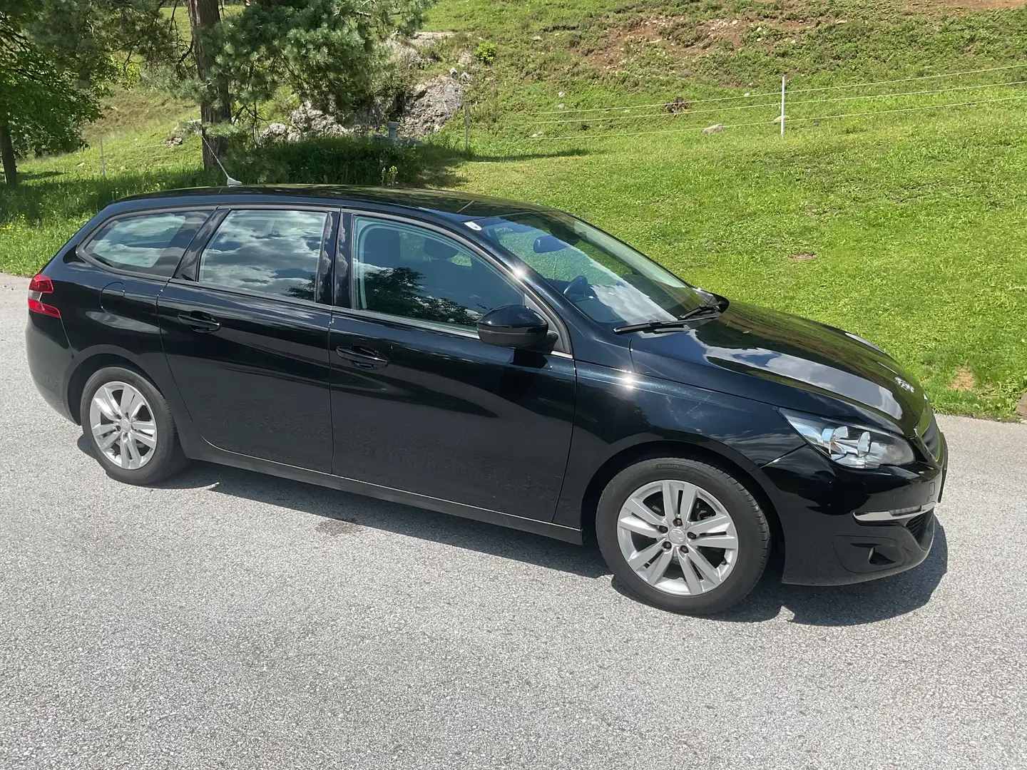 Peugeot 308 308 SW 1,6 BHDI 120 Active 17" Felgen Active Schwarz - 2