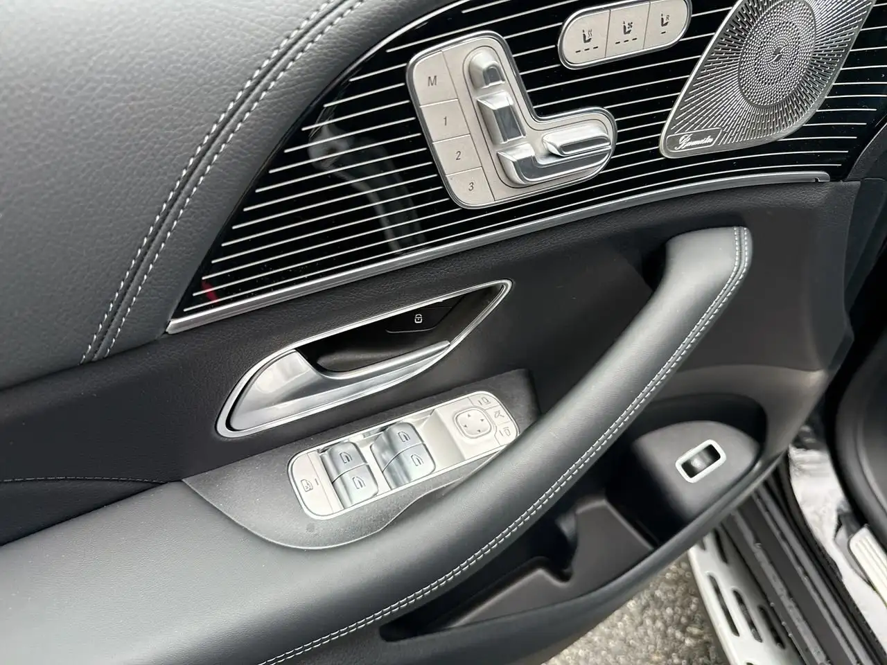 Mercedes-Benz GLE снимка Mercedes-Benz GLE