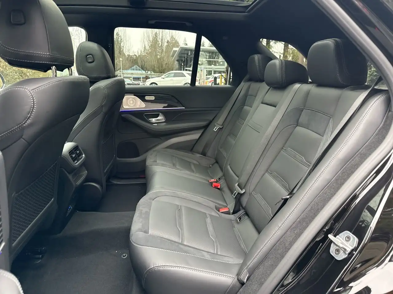 Mercedes-Benz GLE снимка Mercedes-Benz GLE