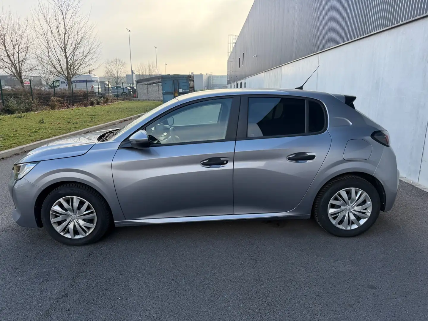 Peugeot 208 208 BlueHDi 100 S\u0026amp;S BVM6 Active Gris - 2
