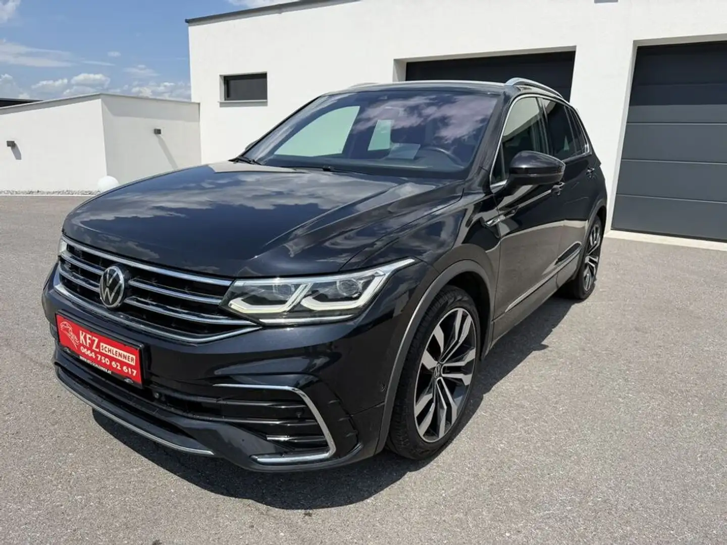 Volkswagen Tiguan R-Line 1,5 TSI DSG/Matrix-LED/Navi Schwarz - 1