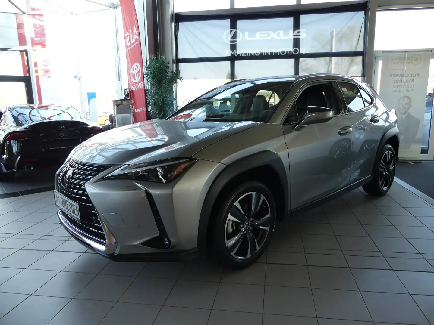 Lexus UX 250h Style Edition LED, Apple CP, Android Auto Srebrny - 1