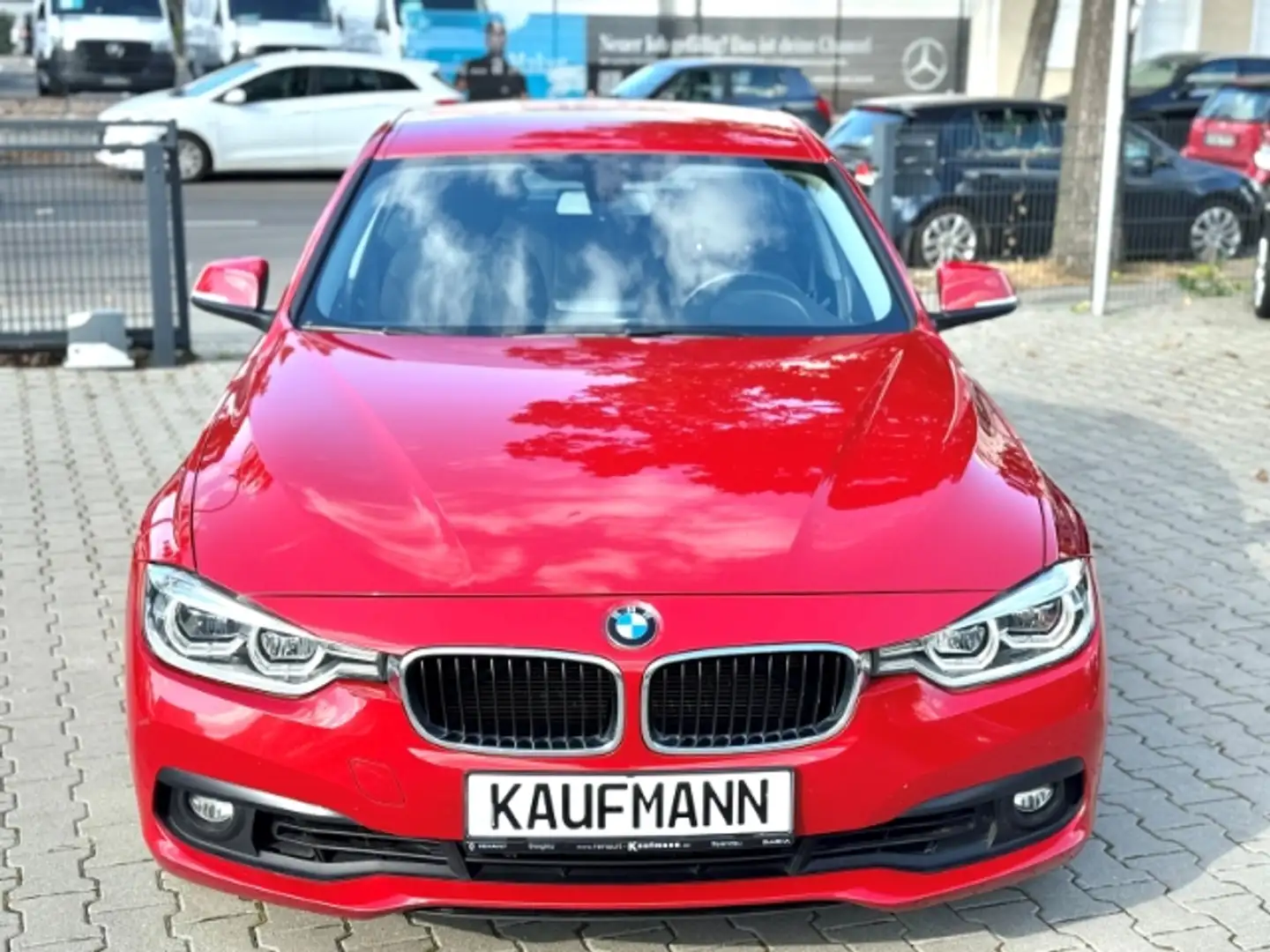 BMW 318 i Automatik LED Klimaautom Fahrerprofil Keyless Re Rouge - 2