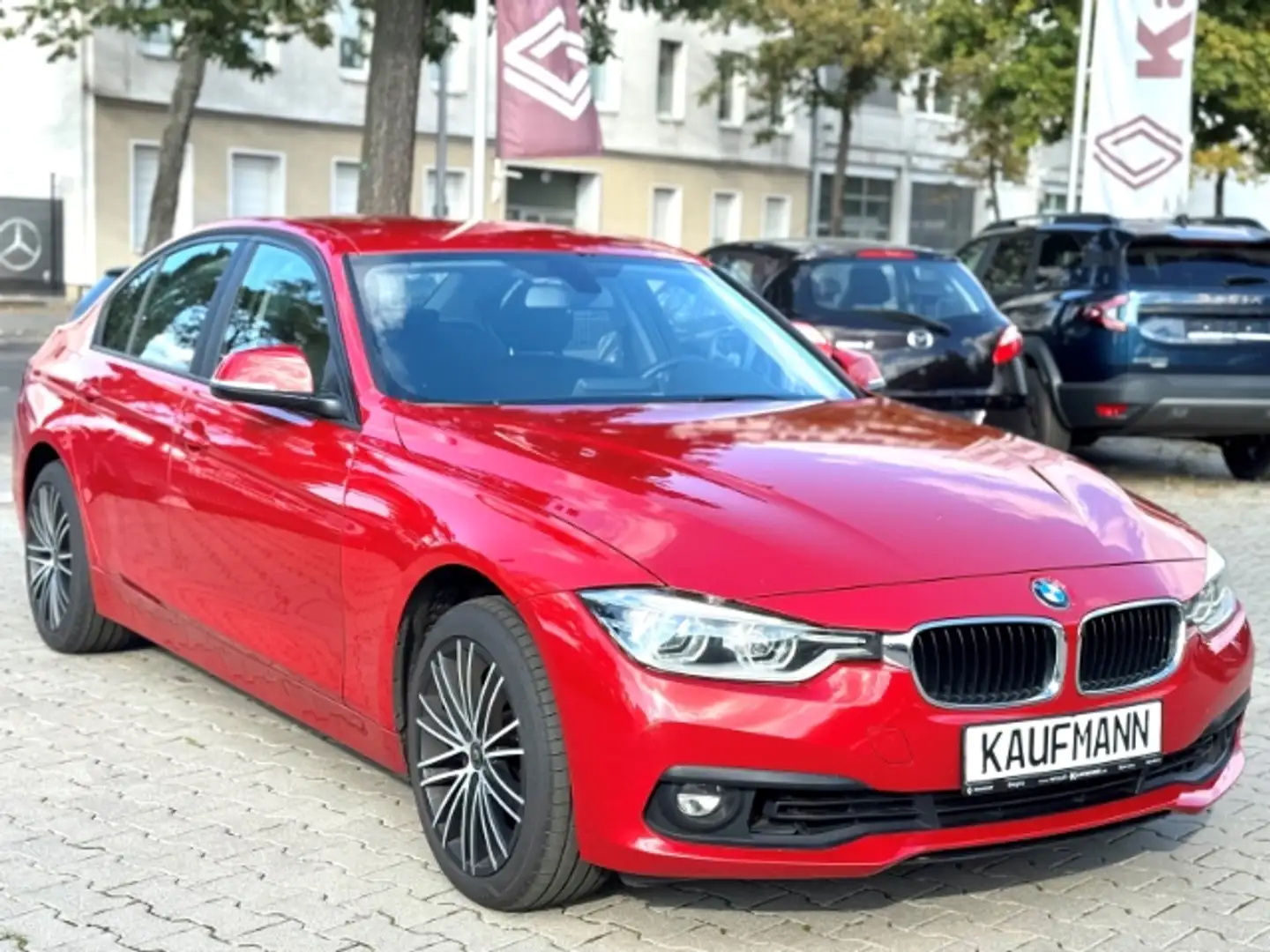 BMW 318 i Automatik LED Klimaautom Fahrerprofil Keyless Re Rouge - 1