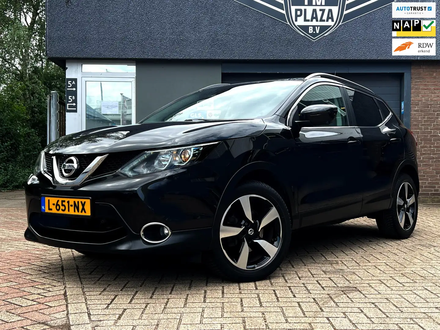 Nissan Qashqai 1.2 Tekna 3d cam_Navi_Trekh_Pano_Leder_Nette auto Zwart - 1