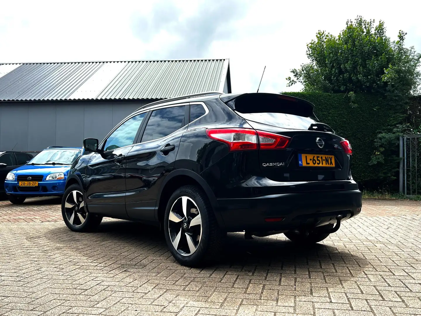 Nissan Qashqai 1.2 Tekna 3d cam_Navi_Trekh_Pano_Leder_Nette auto Zwart - 2