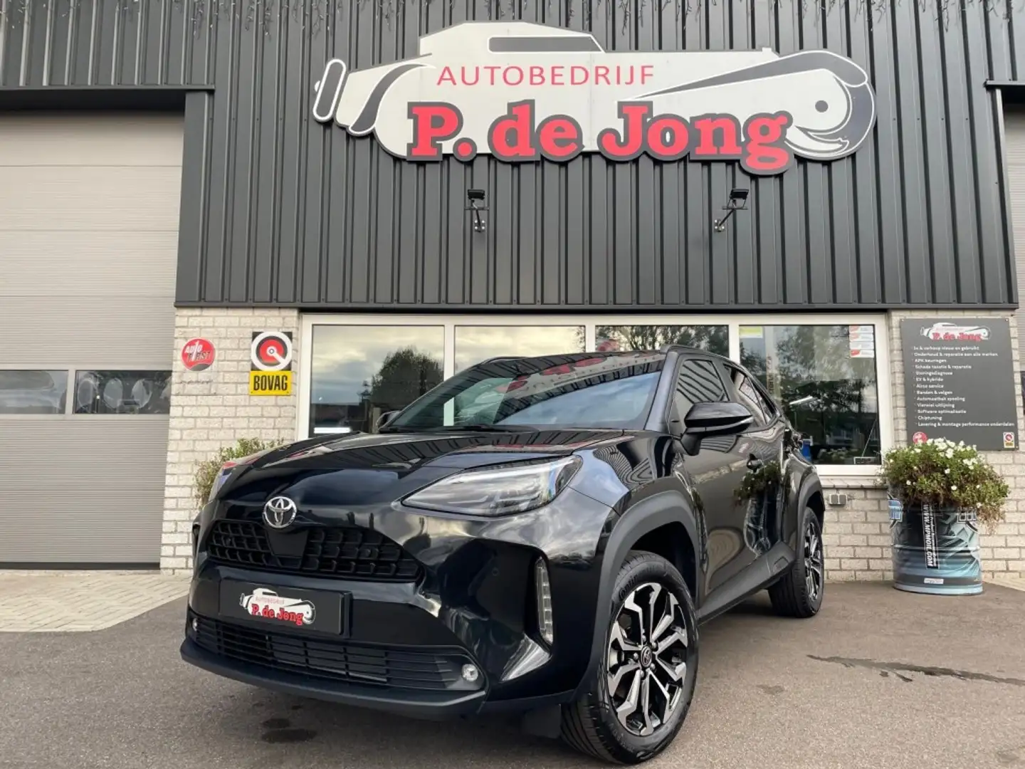 Toyota Yaris Cross 1.5 HYBRID 115 Style Safety, Zo goed als nieuw!, P Noir - 1