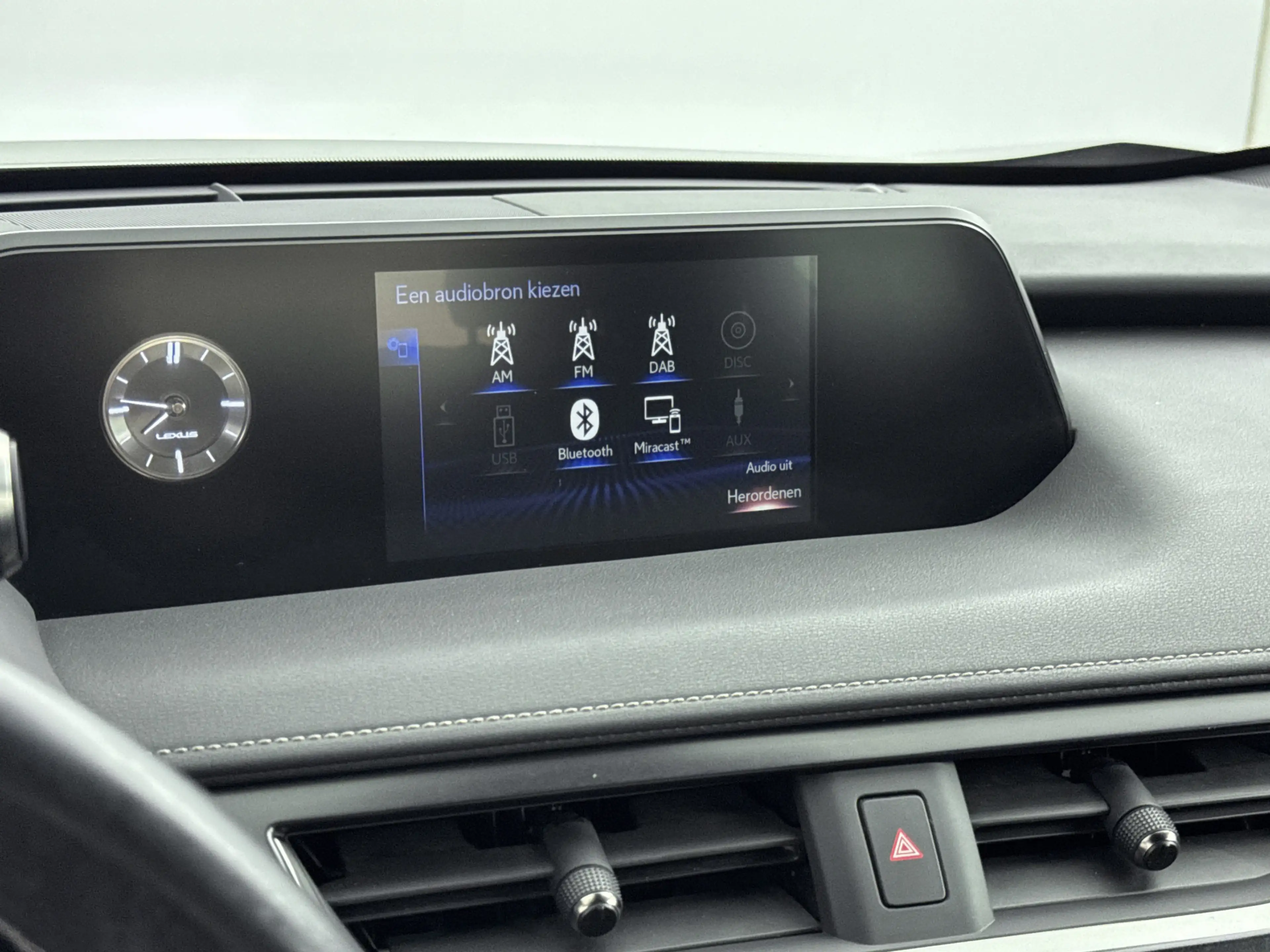 Lexus UX 250h - Luxury Line // DEALERONDERHOUDEN // LEDER // — photo 15
