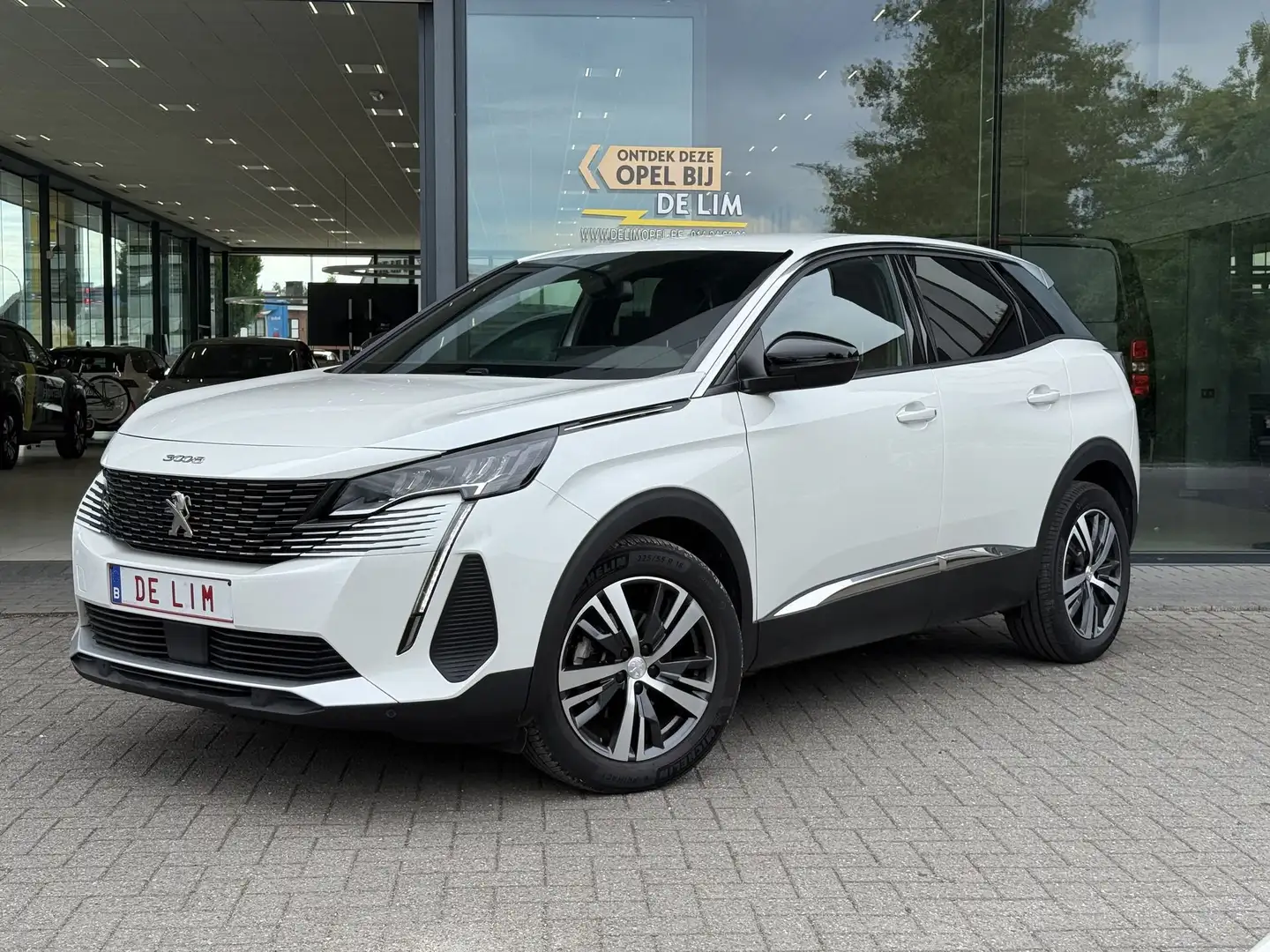 Peugeot 3008 Allure Pack 1.2T Automaat *Navi*CarPlay*Camera* Wit - 1