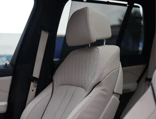 BMW X5 view 4
