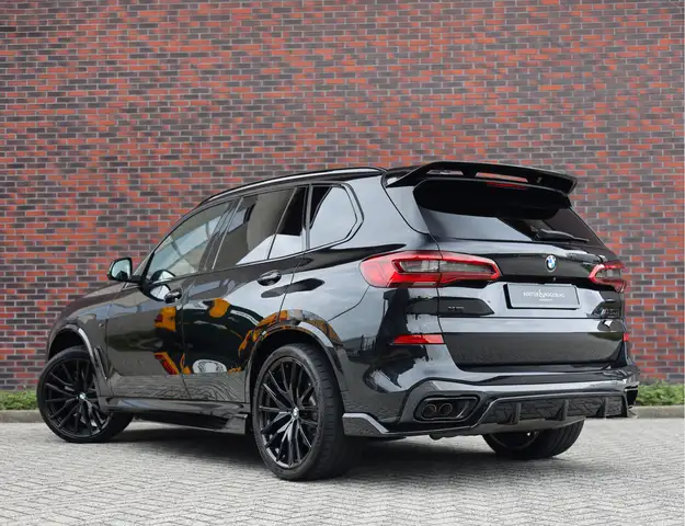 BMW X5 view 2