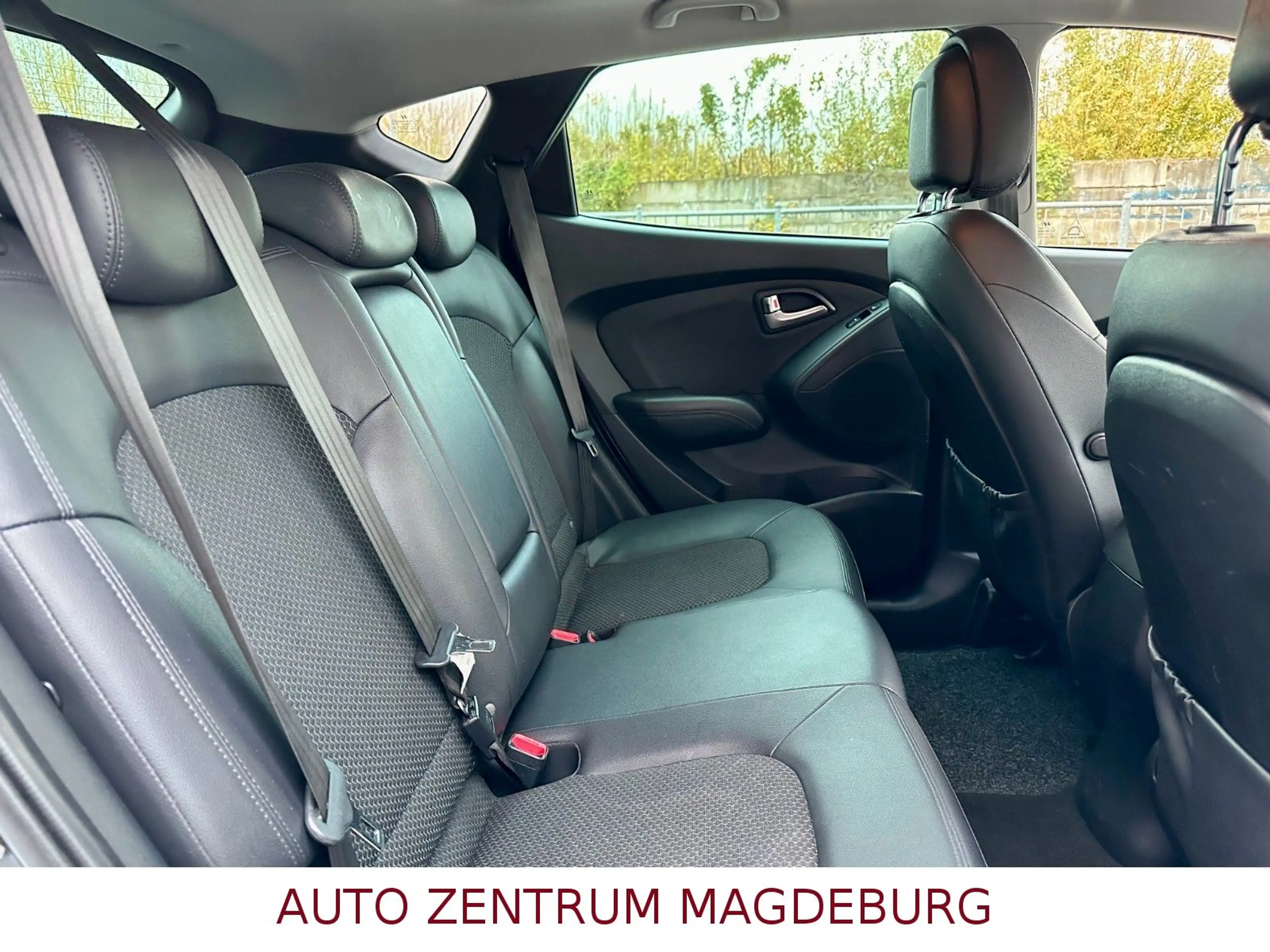 Hyundai iX35 Style 2WD Klimaaut,Tempo,Pano,AHK — photo 14
