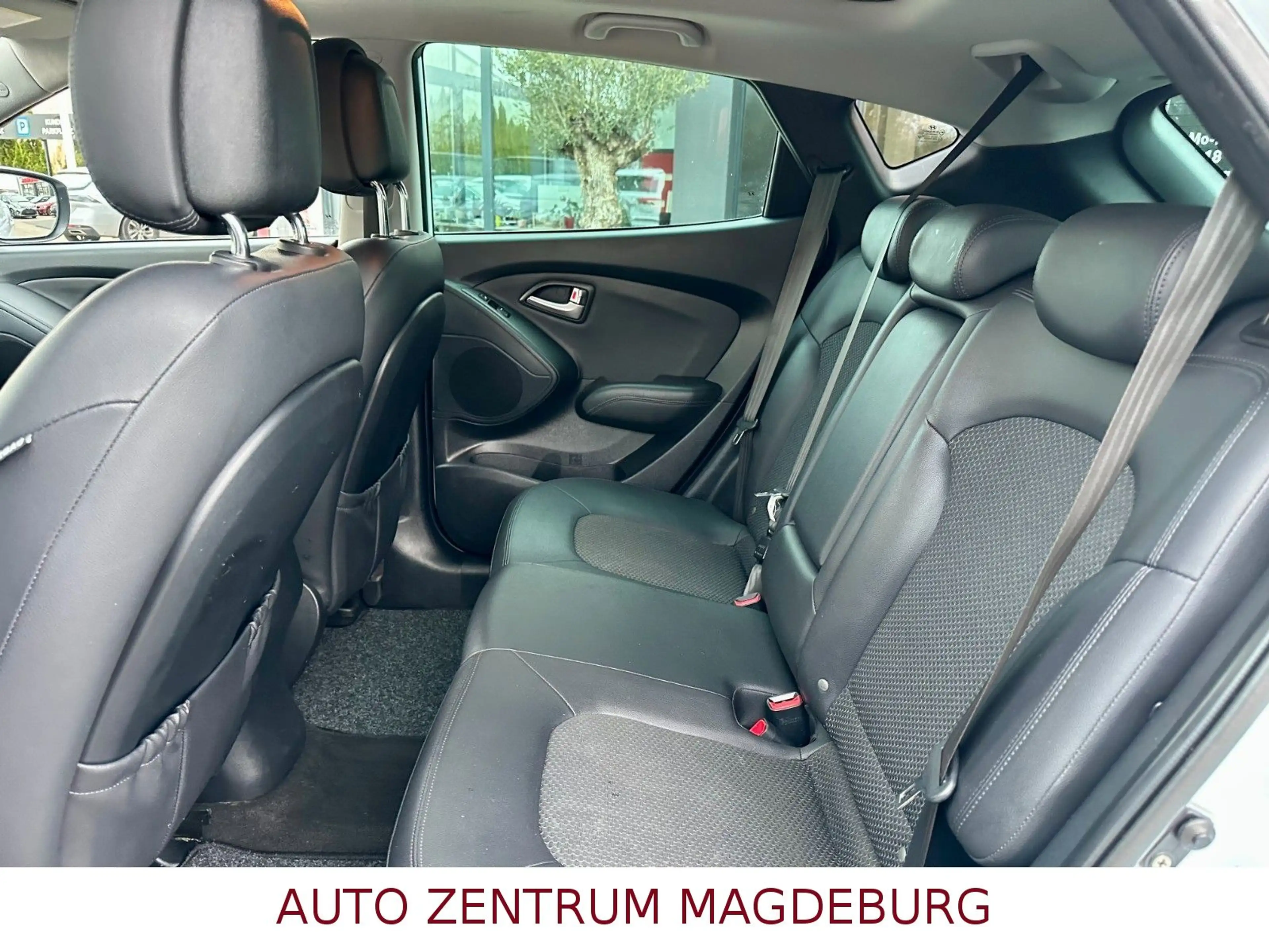 Hyundai iX35 Style 2WD Klimaaut,Tempo,Pano,AHK — photo 13