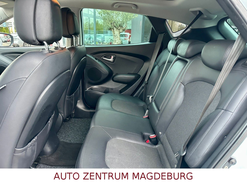 Hyundai iX35 Style 2WD Klimaaut,Tempo,Pano,AHK — photo 13