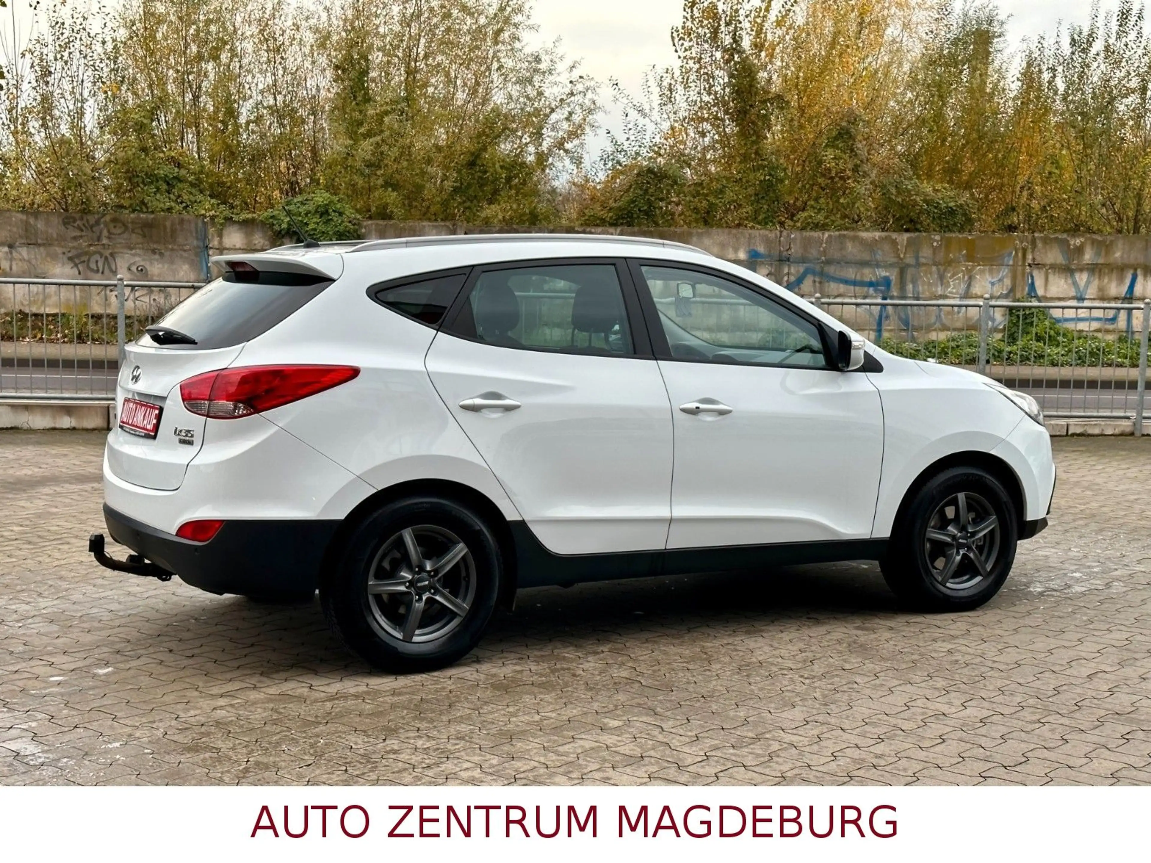 Hyundai iX35 Style 2WD Klimaaut,Tempo,Pano,AHK — photo 6