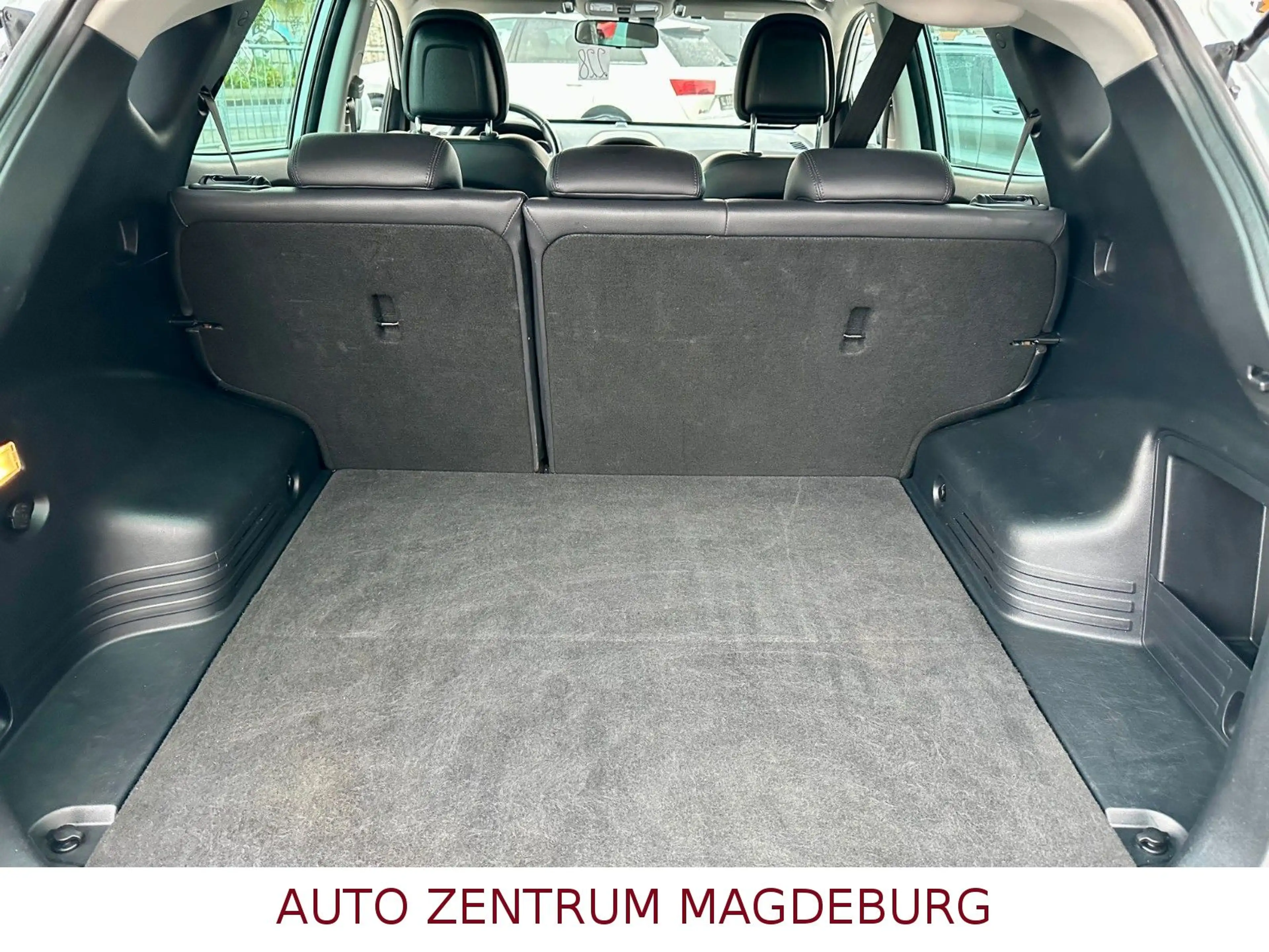 Hyundai iX35 Style 2WD Klimaaut,Tempo,Pano,AHK — photo 12
