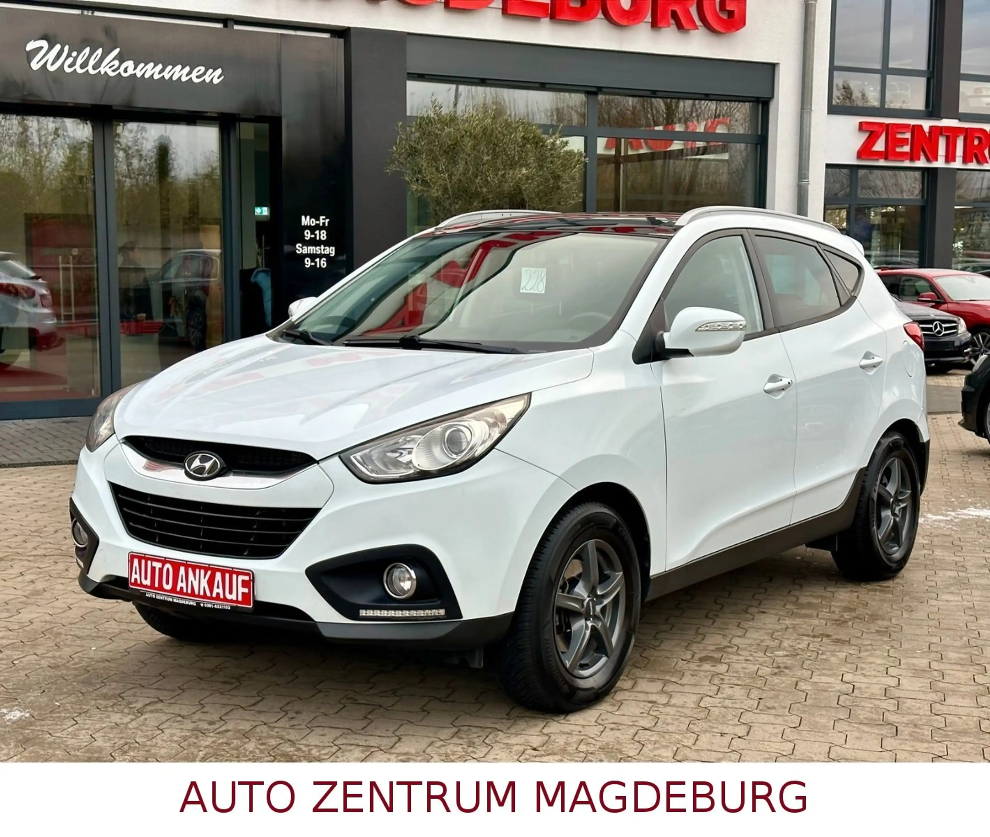 Hyundai iX35 Style 2WD Klimaaut,Tempo,Pano,AHK — photo 2
