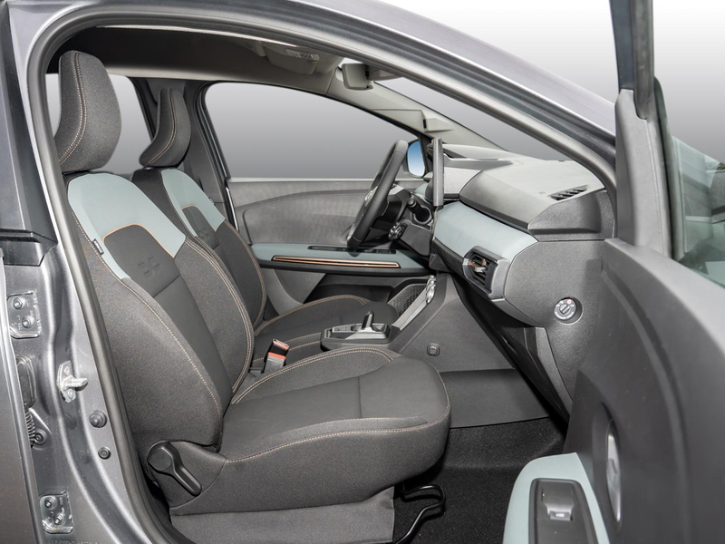 Dacia Jogger Extreme hybrid 155 NAVI SHZ PDC KLIMA BT ZV — photo 4