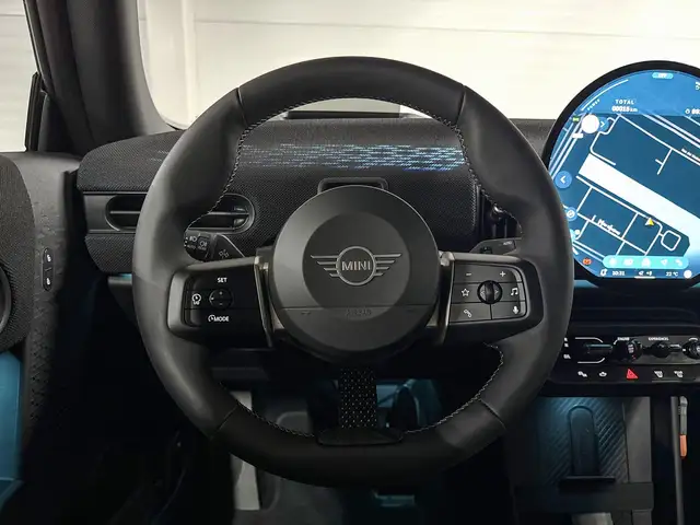 Mini Hatch view 11