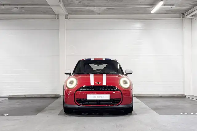 Mini Hatch view 5