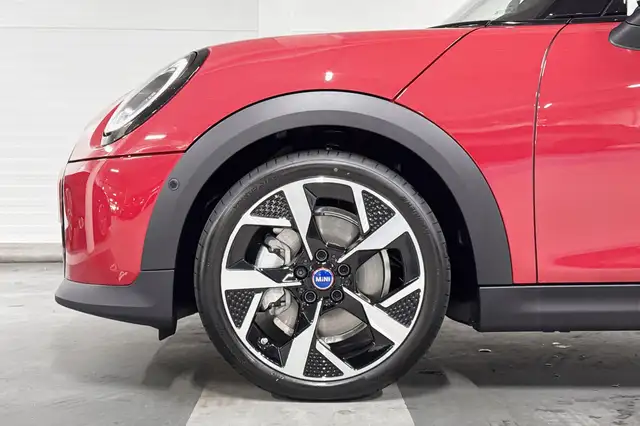 Mini Hatch view 4