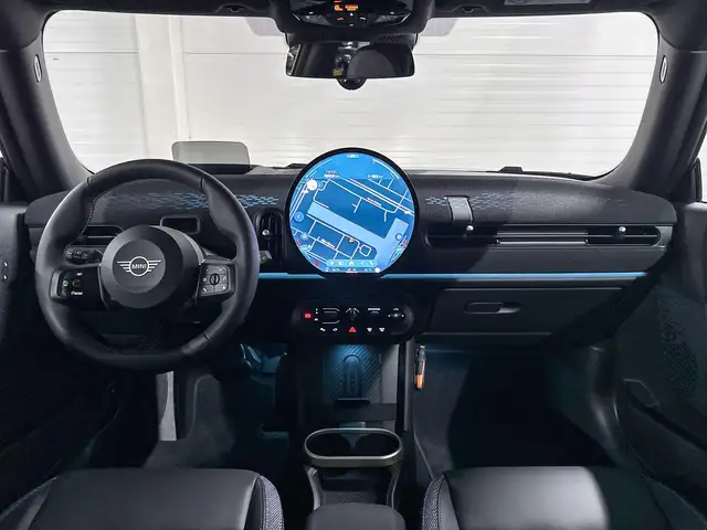 Mini Hatch view 10