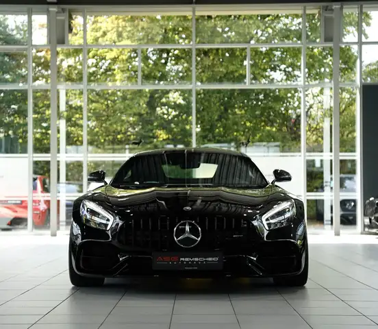 Mercedes-Benz AMG GT view 4