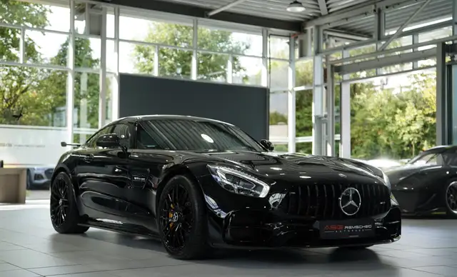 Mercedes-Benz AMG GT view 7