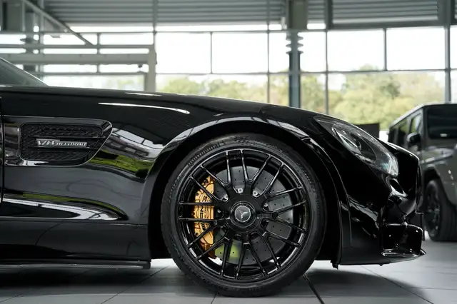 Mercedes-Benz AMG GT view 13