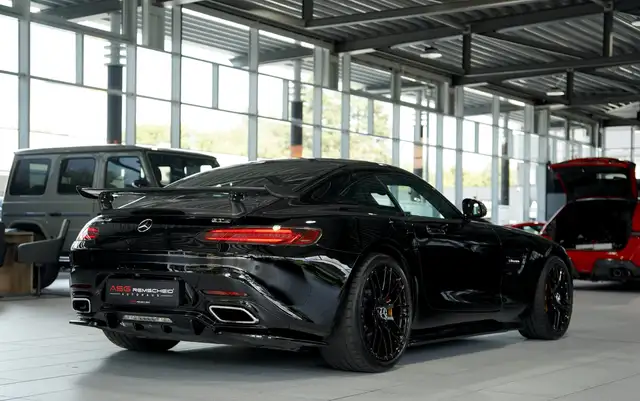 Mercedes-Benz AMG GT view 9